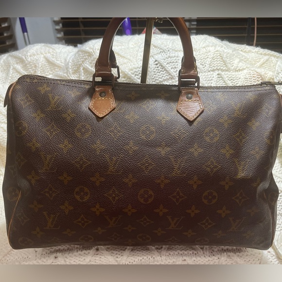 Louis Vuitton Monogram Speedy 35 - Picture 4 of 14